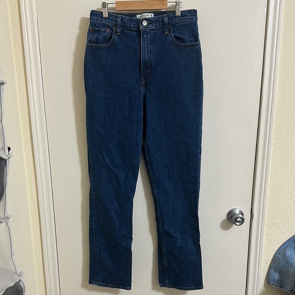 EUC Abercrombie & Fitch 90s Straight Ultra High Rise Jeans 28/6R